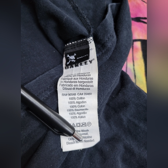 Oakley - Classic Logo Crew Neck Tee - Picture 5 of 6